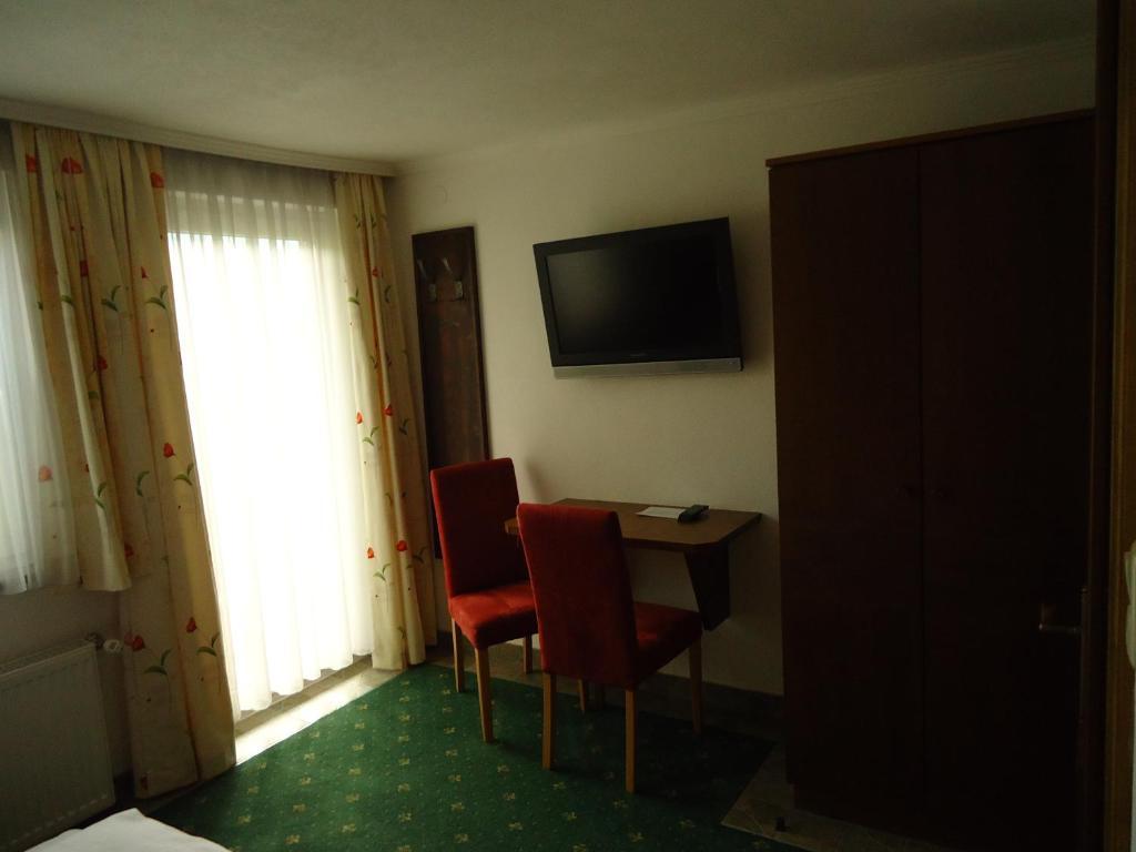 Hotel Dorfgasthof Schloesslstube 스투흘펠덴 객실 사진